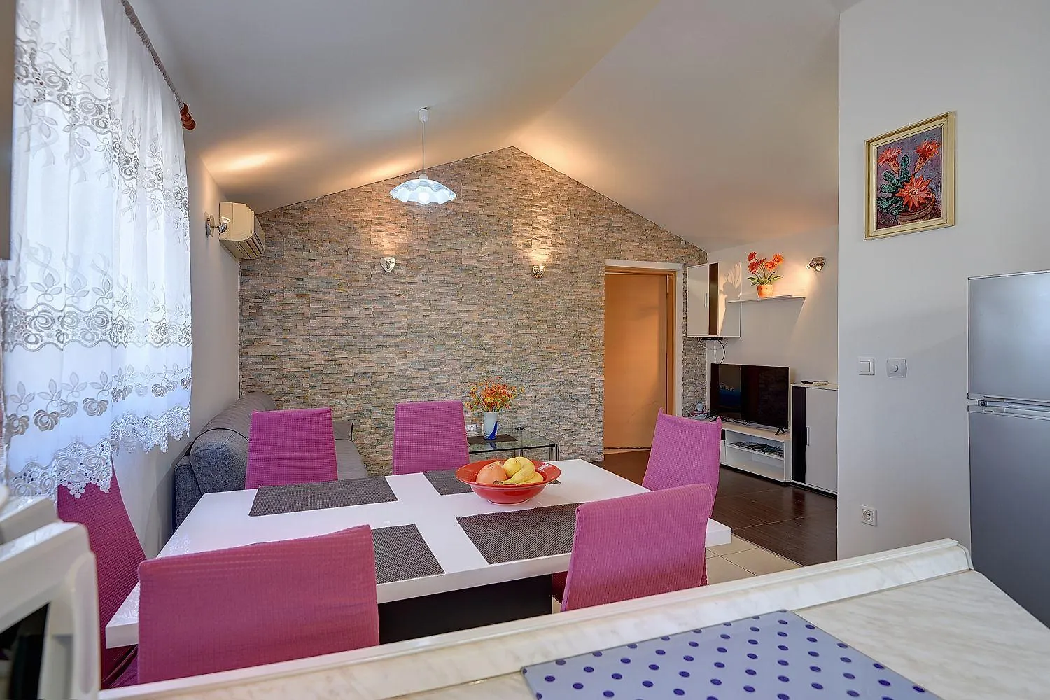 Holiday home Charmantes Ferienhaus In Medulin Mit Waschmaschine, Klima, Wlan, Terrasse Und Grillplatz Croatia