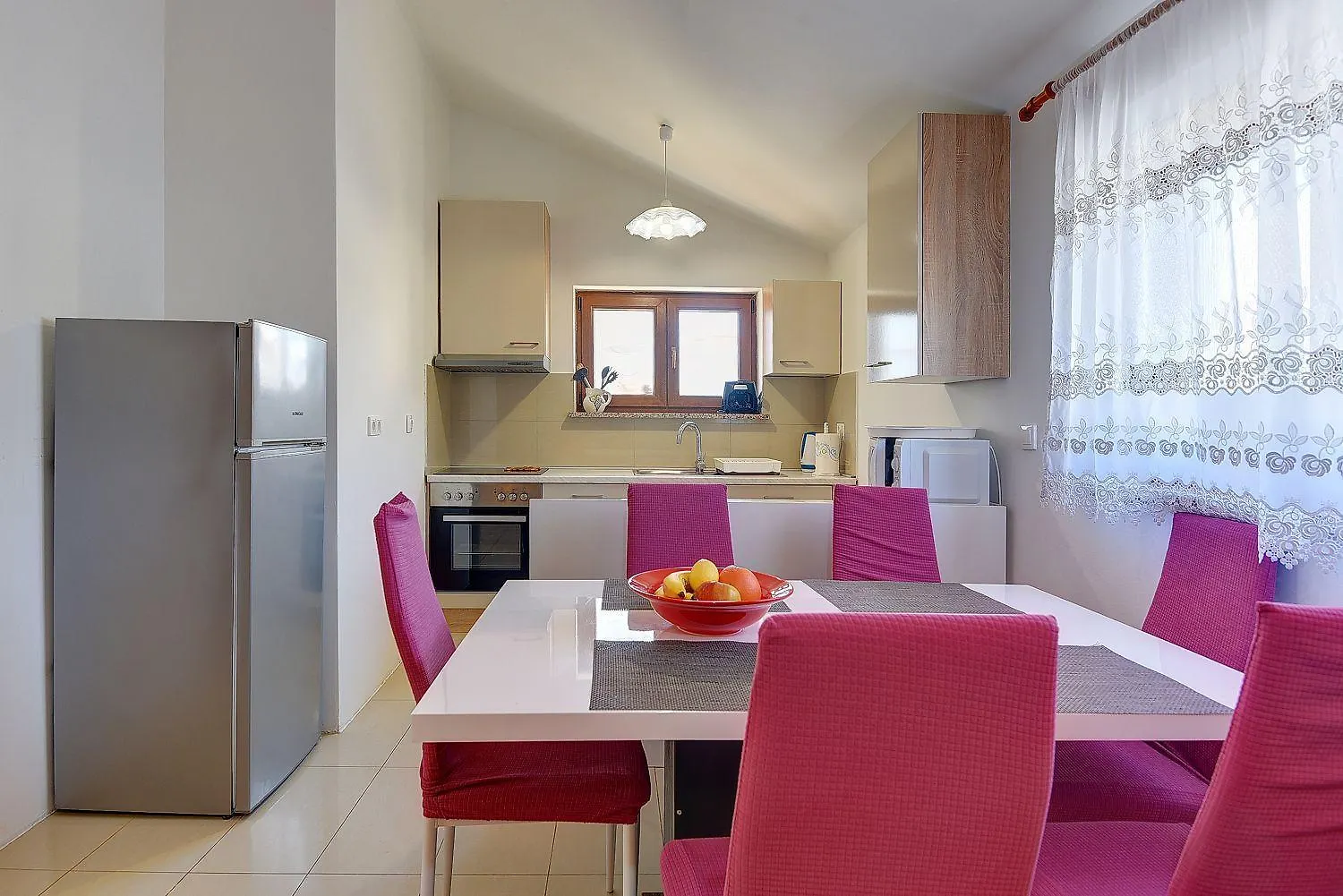 Charmantes Ferienhaus In Medulin Mit Waschmaschine, Klima, Wlan, Terrasse Und Grillplatz
