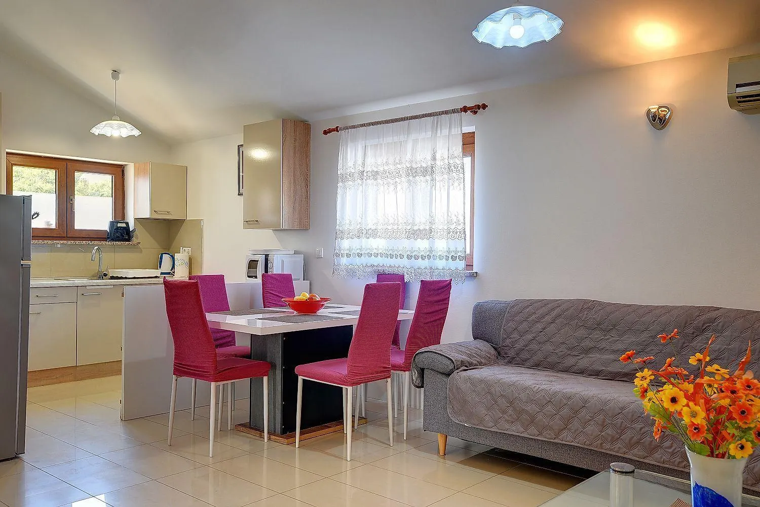 Charmantes Ferienhaus In Medulin Mit Waschmaschine, Klima, Wlan, Terrasse Und Grillplatz Holiday home