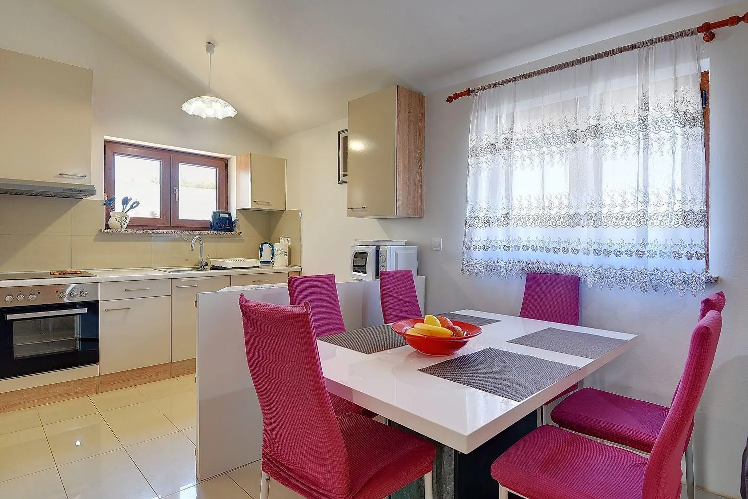 Charmantes Ferienhaus In Medulin Mit Waschmaschine, Klima, Wlan, Terrasse Und Grillplatz Holiday home